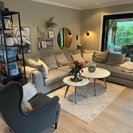 Modern Large House In Stavern With Sea View, Close To Beaches, Large Garden And Pool וילה