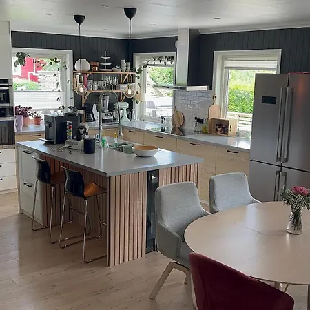 Modern Large House In Stavern With Sea View, Close To Beaches, Large Garden And Pool Villa Larvik