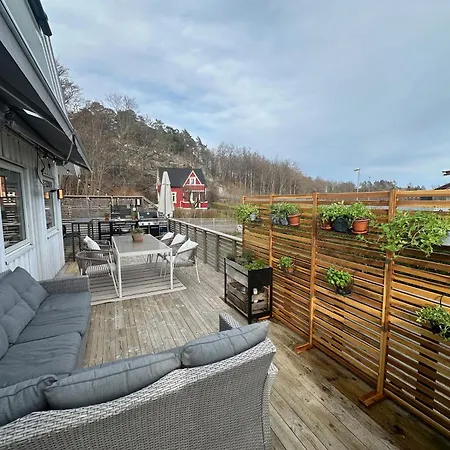Modern Large House In Stavern With Sea View, Close To Beaches, Large Garden And Pool Larvik