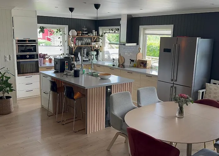 Modern Large House In Stavern With Sea View, Close To Beaches, Large Garden And Pool Villaer Larvik