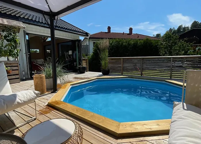Villaer Modern Large House In Stavern With Sea View, Close To Beaches, Large Garden And Pool Larvik