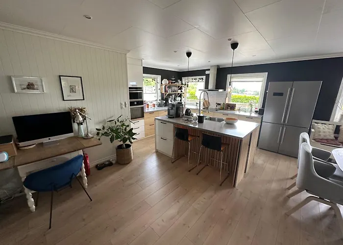 Modern Large House In Stavern With Sea View, Close To Beaches, Large Garden And Pool Villaer Larvik