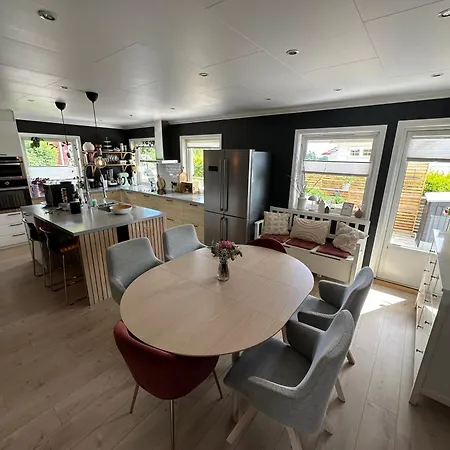 Modern Large House In Stavern With Sea View, Close To Beaches, Large Garden And Pool * Ларвик